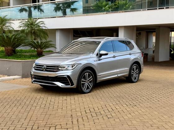 VOLKSWAGEN TIGUAN 2.0 300 TSI GASOLINA ALLSPACE R-LINE AUTOMÁTICO VOLKSWAGEN TIGUAN 2.0 300 TSI GASOLINA ALLSPACE R-LINE AUTOMÁTICO